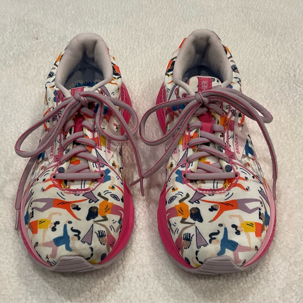 BROOKS Adrenaline Gts-21 Women’s 6 1/2
Running Shoes - Picture 2 of 7